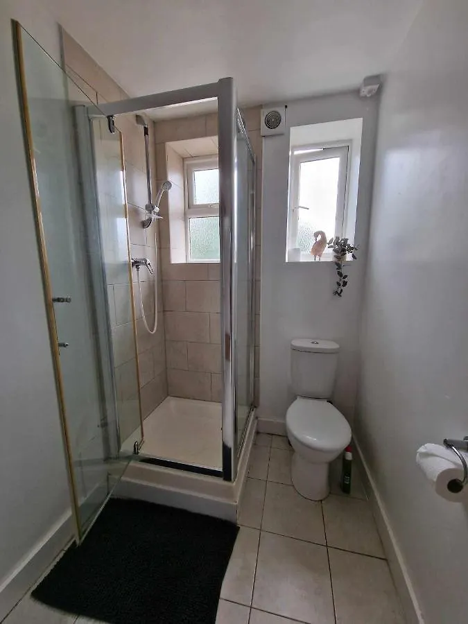 Studio Apartment, Private Parking, Walk To Centre, Uni And Hospital, Long Stay Prices Exeter Apartment