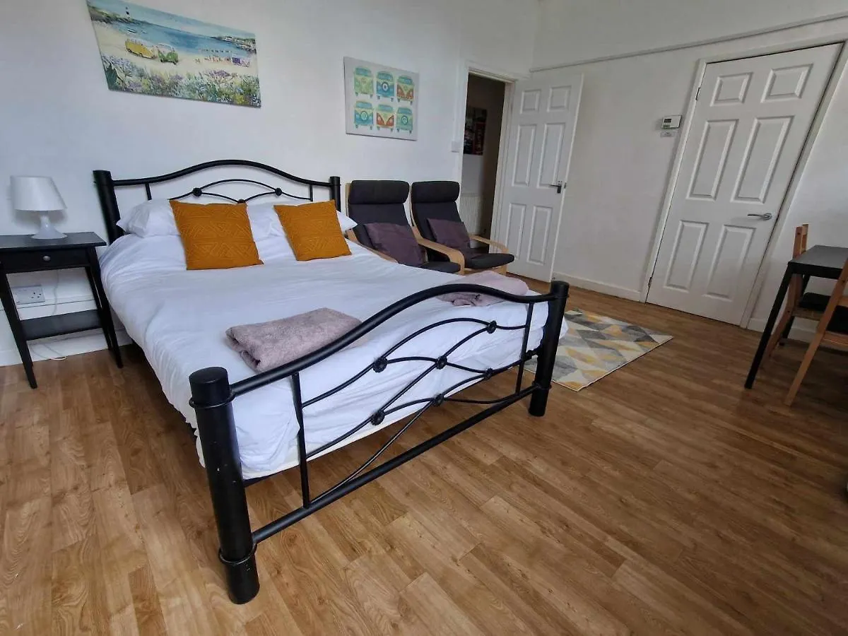 Apartment Studio Apartment, Private Parking, Walk To Centre, Uni And Hospital, Long Stay Prices Exeter