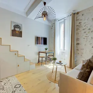 luxe-duplex-studio-apt-mezzanine-nr-shops-cafes.fr-provencehotel.com/